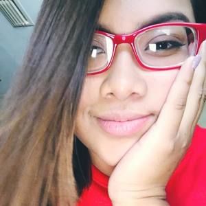 Meet your Posher, Beatriz